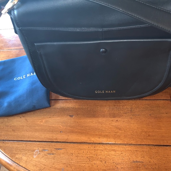 Grand Ambition Saddle Bag Crossbody - Picture 4 of 10